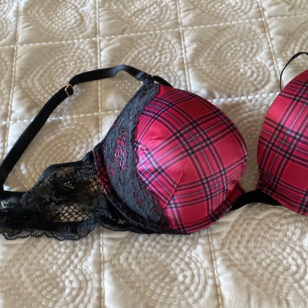 VS Bra - Picture 2 of 4